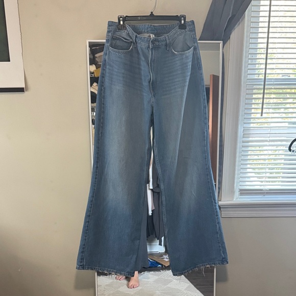 Curvy fit Classic Blue Wide-Leg Jeans - Picture 1 of 6